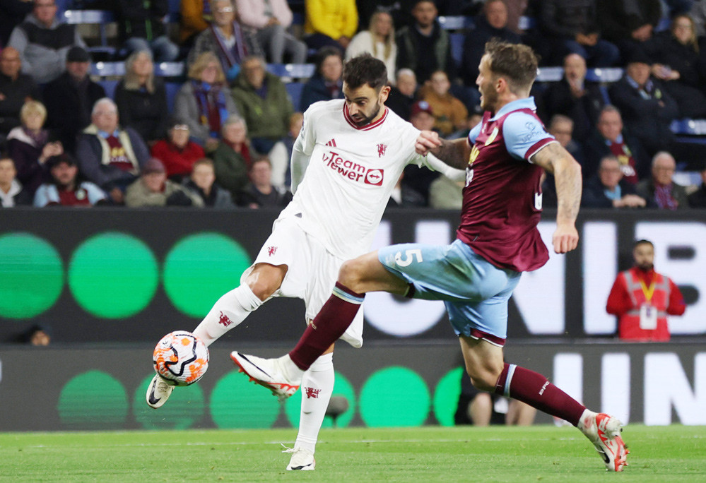 Soi kèo MU vs Burnley ngày 27/4