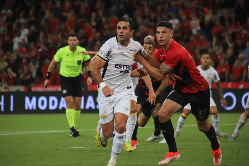 soi-keo-criciuma-vs-paranaense-ngay-12-8